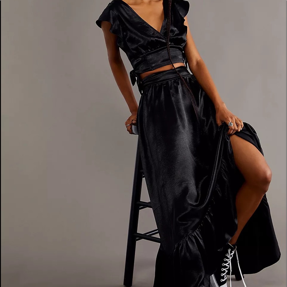 BRAND NEW !! Free People Pretty Daze Silky Set (Large)